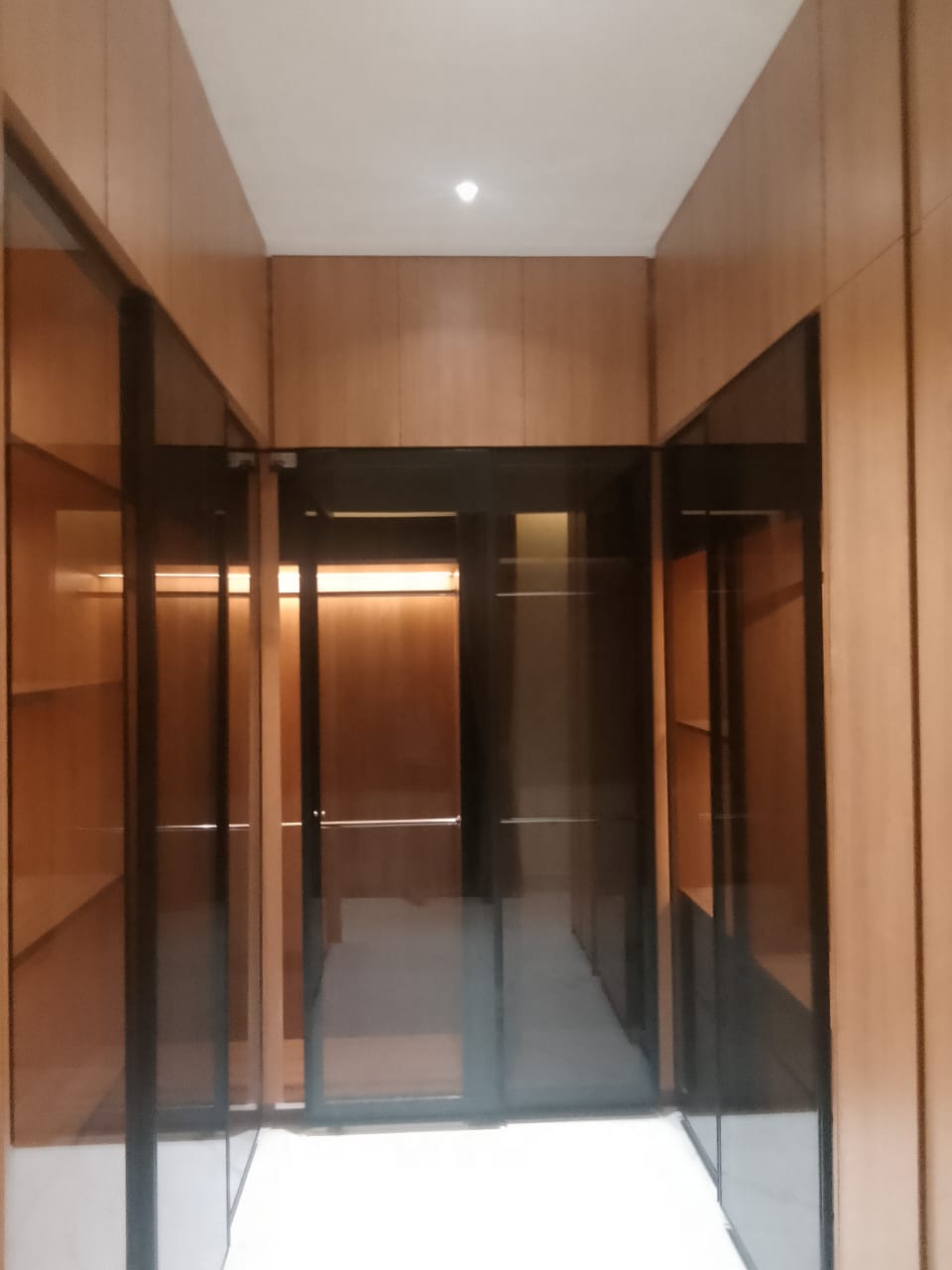 Wardrobe & Walk-in Closet